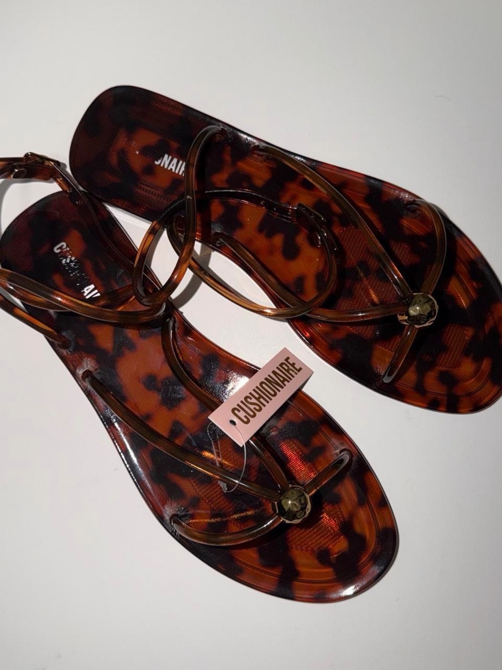 Cushionaire Women’s Tortoiseshell Jelly Thong Sandals - Brown